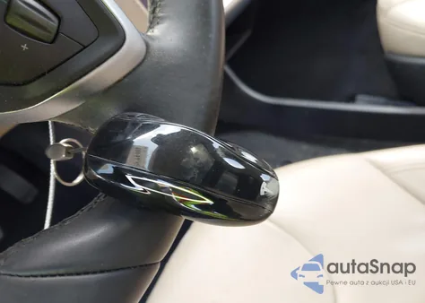 2013 Tesla Model S z USA, uszkodzony, nr VIN 5YJSA1CN5DFP13308